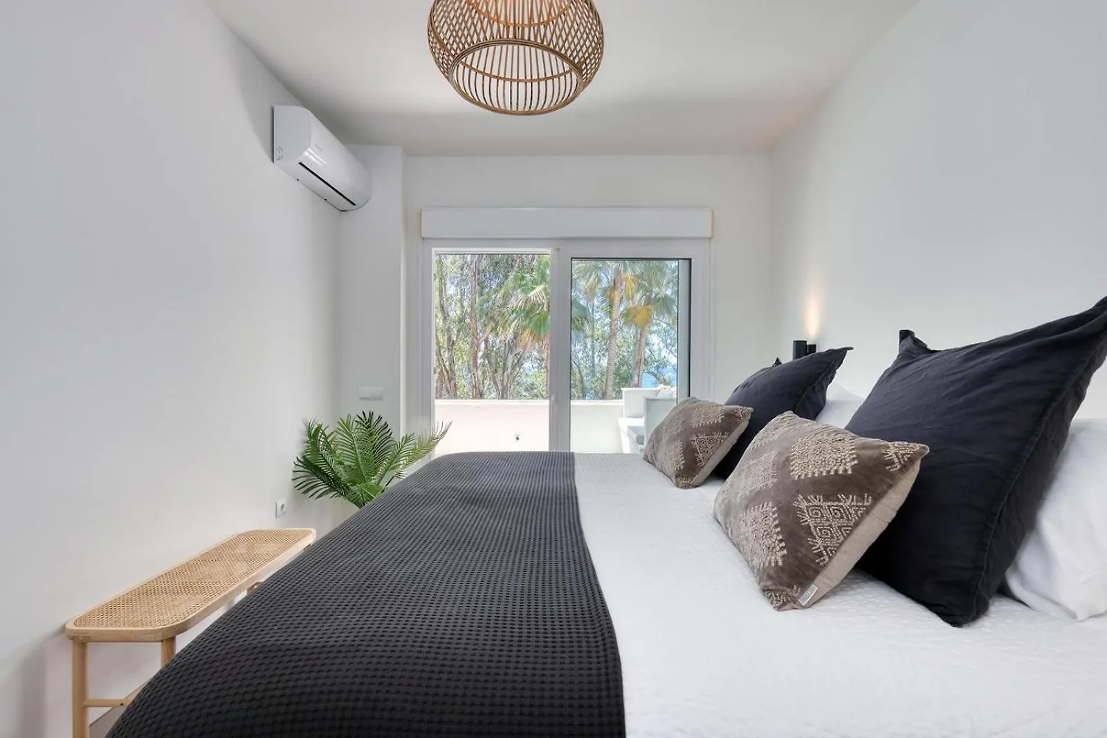 Apartment Alegro - Gerenoveerd Appartement Direct Aan Zee إِستيبونا