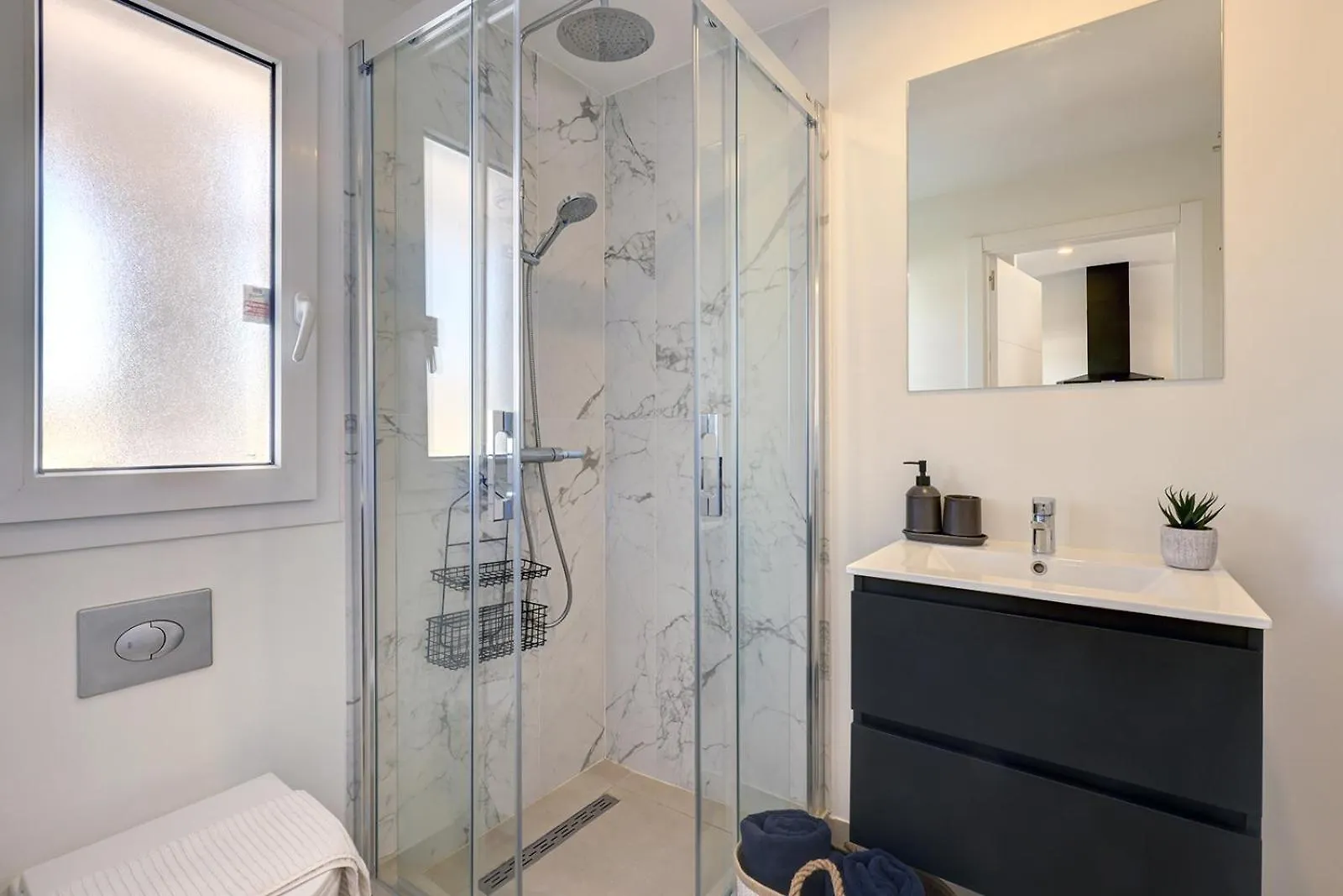 Apartment Alegro - Gerenoveerd Appartement Direct Aan Zee إِستيبونا